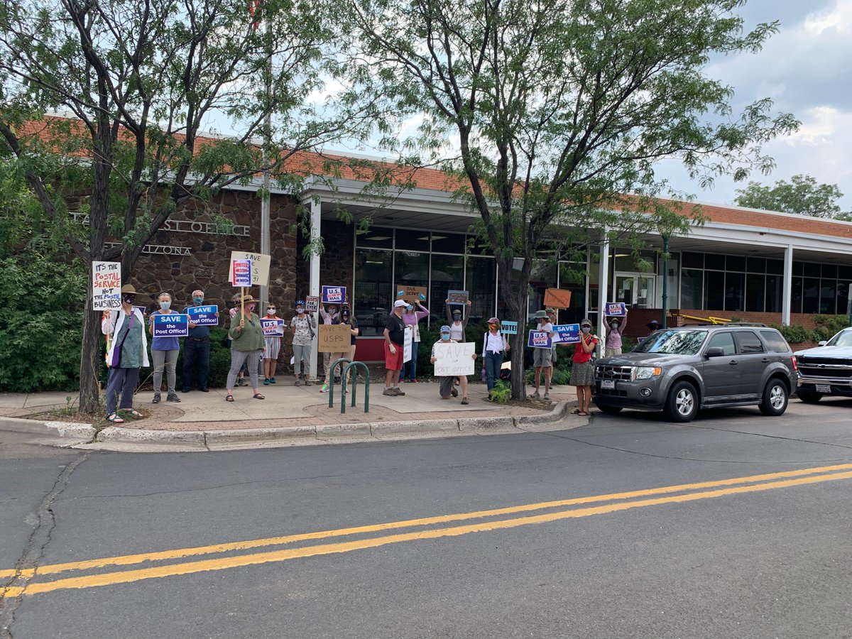 womensmarchflg's tweet image. Showing up for @APWUnational to #SaveThePostalService #SaveThePostOffice in Flagstaff, Arizona