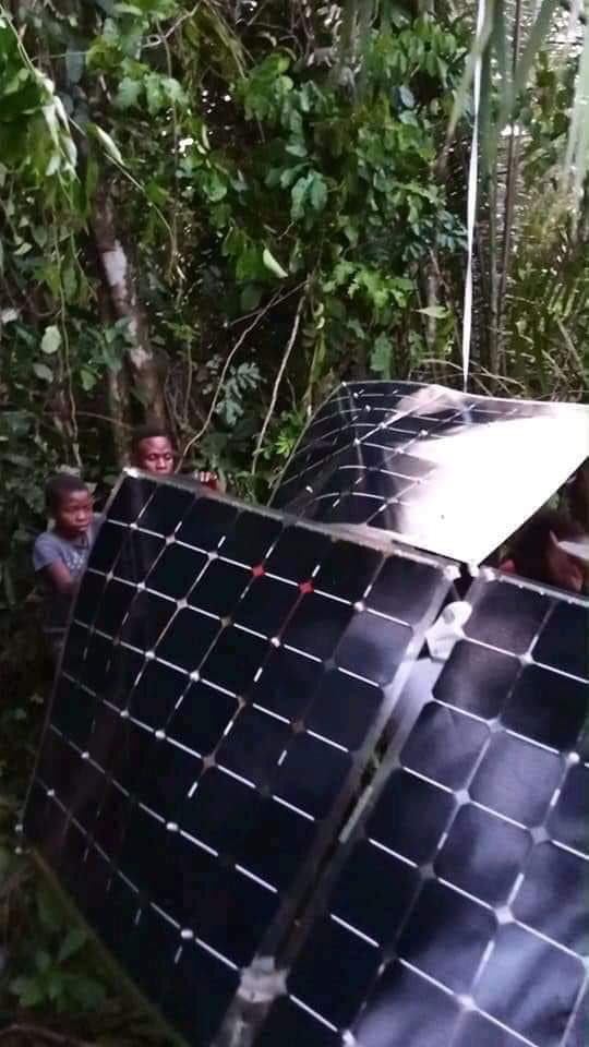 PeratoN_Senior's tweet image. #HBAL166 the balloon assigned to Kenya for #ProjectLoon crushed in Buta DRC Congo 1600km away. The project was launched in April by ICT Cs Joe Mucheru together with your president Uhuru Kenyatta.  Images 3&amp;amp;4 show the payload of #HBAL166 since it was launched. Very interesting😬🤭