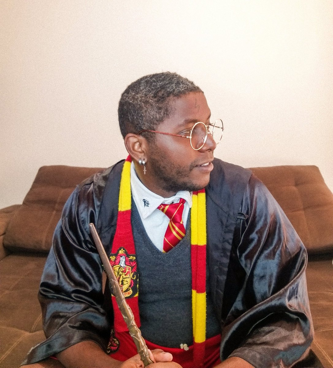 Pettramosc's tweet photo. Me transformei no Harry Potter ⚡😍 @HarryPotteerBR https://t.co/divENAfHyu