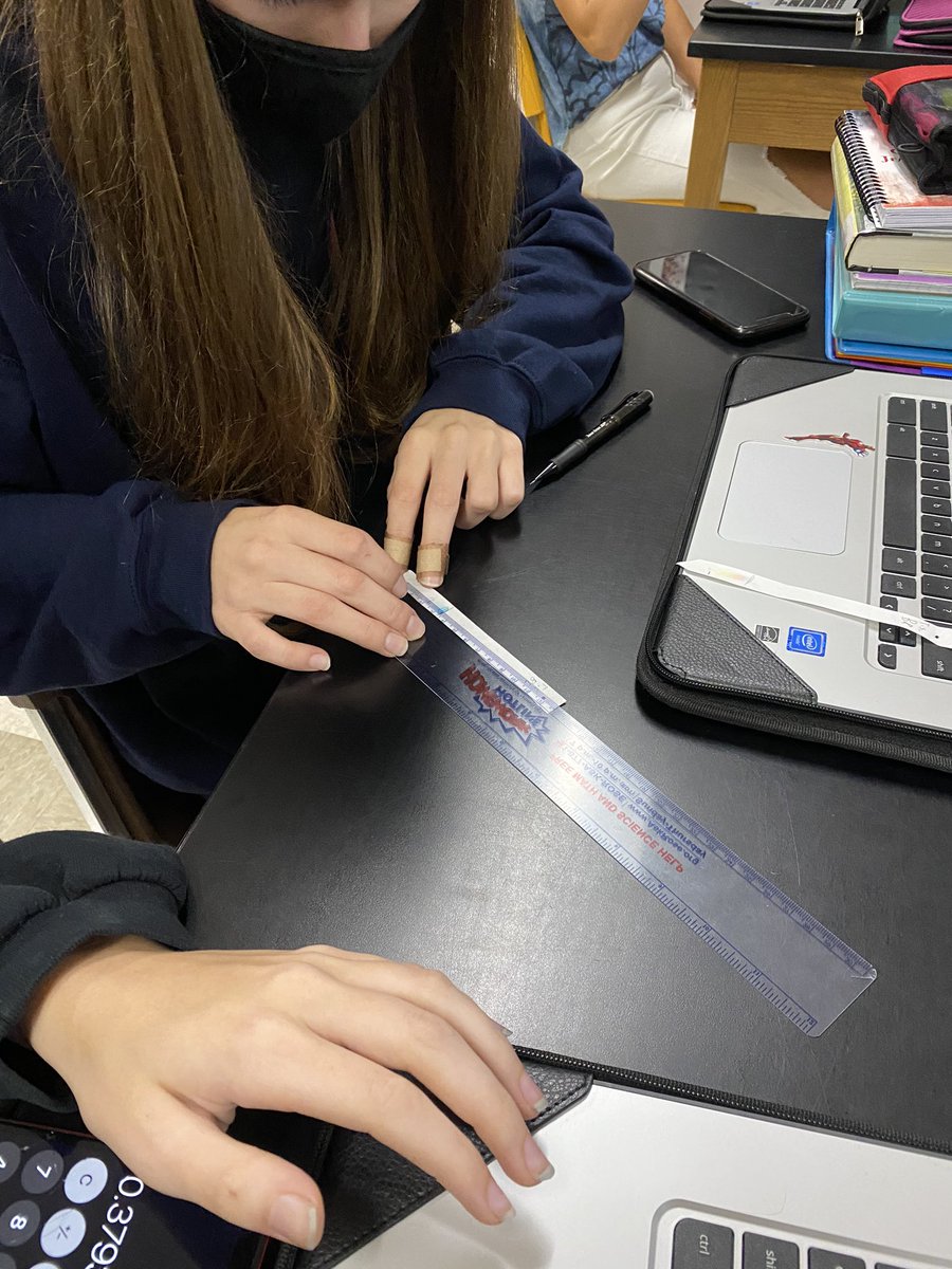 MHeimScience's tweet photo. Bio 2 working on chromatography strips from the M&N Job! #HeimCPBio2 https://t.co/gdq63oKneQ