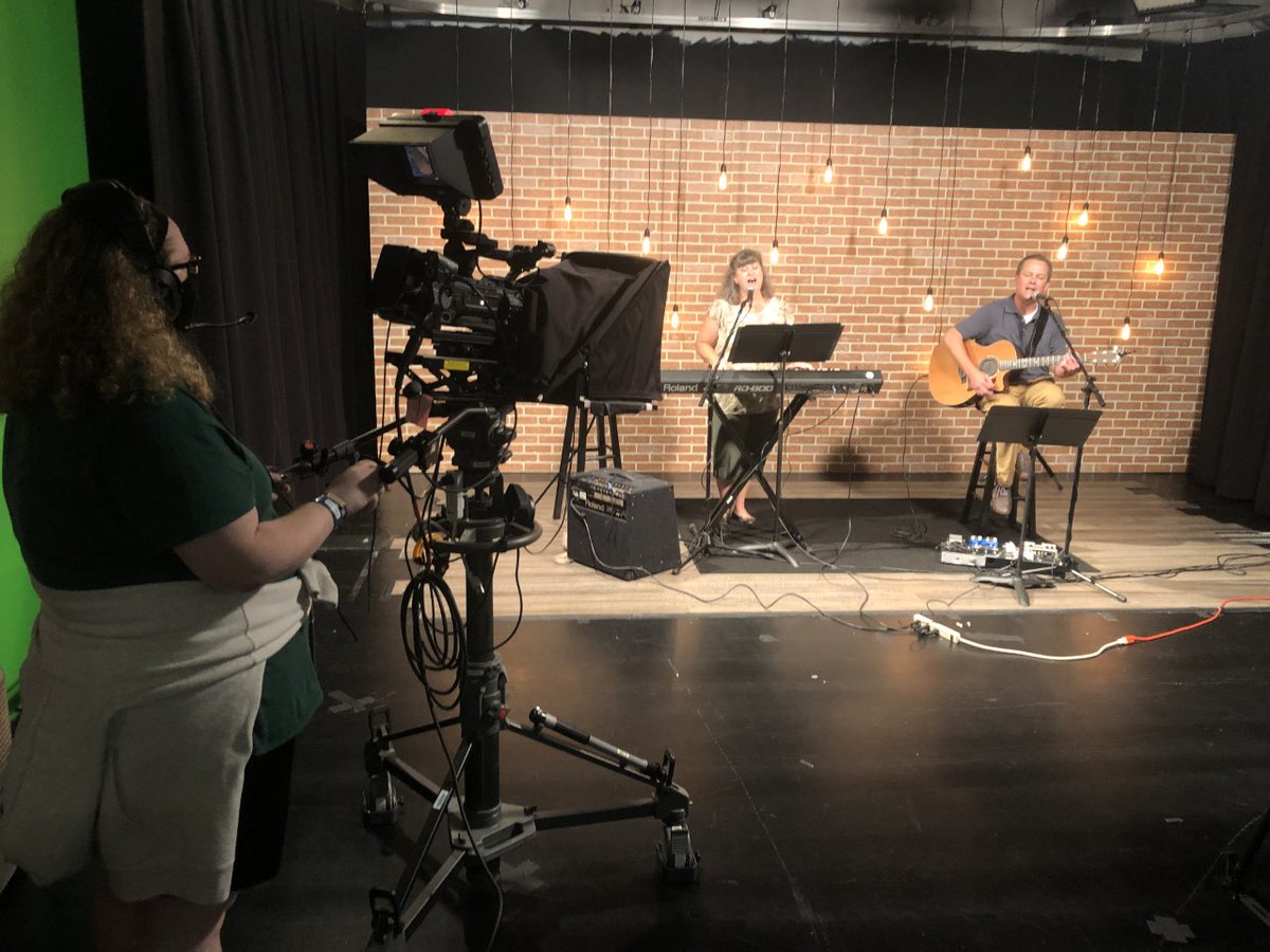 FDN_News's tweet photo. Yesterday Jay Leblanc and Joni Killian lead worship for the faculty and staff convocation in our studio. This was the updated TV studio's first worship set!!! 🎶 #huntington #huntingtonuniversity #fdn #broadcasting #worshipmusic #foresternation #foresterdigitalnetwork https://t.co/65Jxii3c42