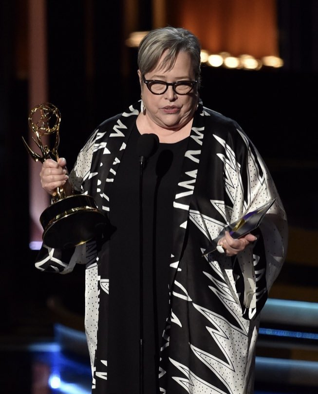 بما اني أكبر شبيحه لمسلسل American Horror Story ومهوسه بيه لدرجة لا توصف راح تكون هذي التغريده ثريد لكل ما يتعلق بهذا المسلسل العظيم Twitter Thread From 𝐓𝐡𝐞𝐍𝐮𝐧 100xbo Rattibha