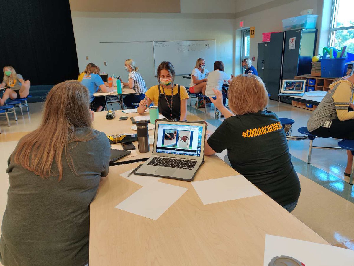 jg_risinger's tweet photo. It was a great day to be a Buffalo! It was a whirlwind, but SO good to see these faces (eyes)! 😷 Big thanks to our PTA for the chalked walkway and sonic drinks! 💛👏 #comanchestrong @Buffaloes_SMSD https://t.co/dULslwoKG9