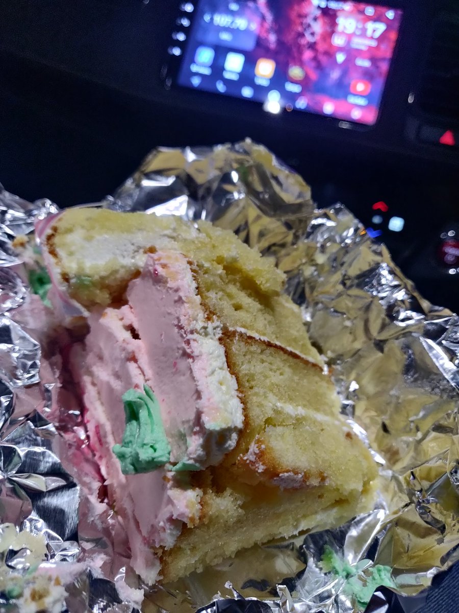 judelegendre's tweet image. #fatKidProblems