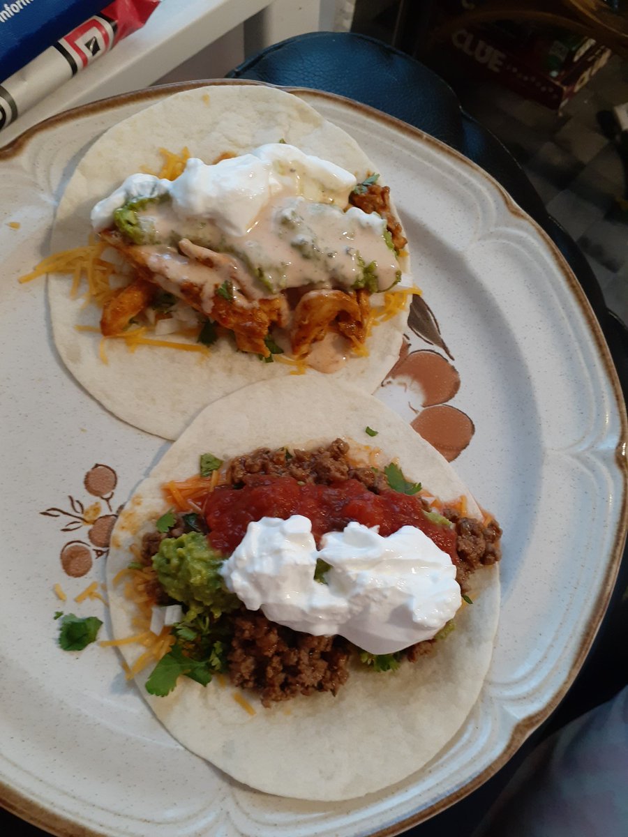 Did someone say #TacoTuesday #chickentacos #beeftacos #yummy