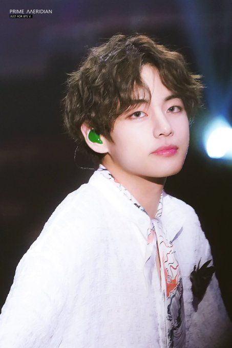 GD_dirnt's tweet photo. @x_girl_shitty_x 42) Kim Taehyung https://t.co/BboWhCM5ix