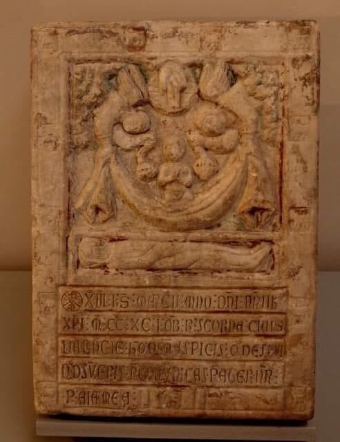 BluegrassPapist's tweet image. On a tombstone found in the Cathedral of Valencia, it says in Latin: "Man who looks at me, what you are I was and what I am you will be. I ask you to pray an Our Father for my soul." The date is 1,291.