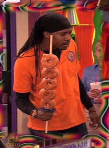 RkiveJe0n's tweet photo. how is t-bo doing? #AskCarly https://t.co/erExcuJbJZ