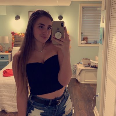 SydneyMalone's tweet photo. #NewProfilePic https://t.co/7YAOEDI1Xq