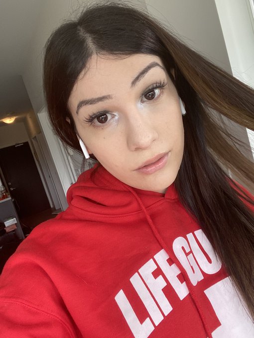 Man?😳Where? im a girl periodttt 🏳️&zwj;🌈💅 https://t.co/klLzkmFbRR<a href="/tag/trans"class="tags"><span>#trans</span></a>