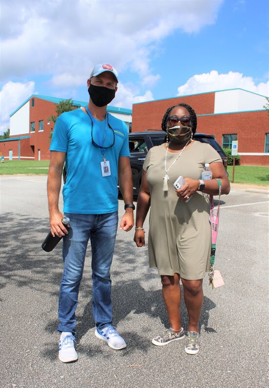amymarlotabor's tweet photo. BallentineES first Day of Supply pickup for our First Grade Fireflies was a HUGE success!! #Firefliesinfirst @BallentinePTA https://t.co/XEAQJYEAlU