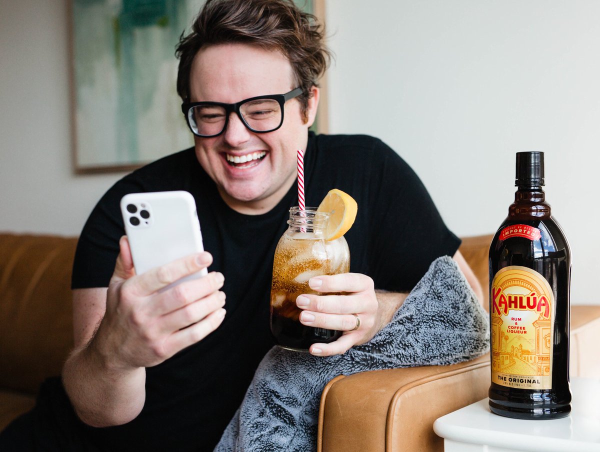 AndrewColeSmith's tweet photo. I turned my coffee break into happy hour. 10/10 would recommend. đ @kahlua #Summerbrewmance #KahluaPartner https://t.co/TJIYYFsZA6
