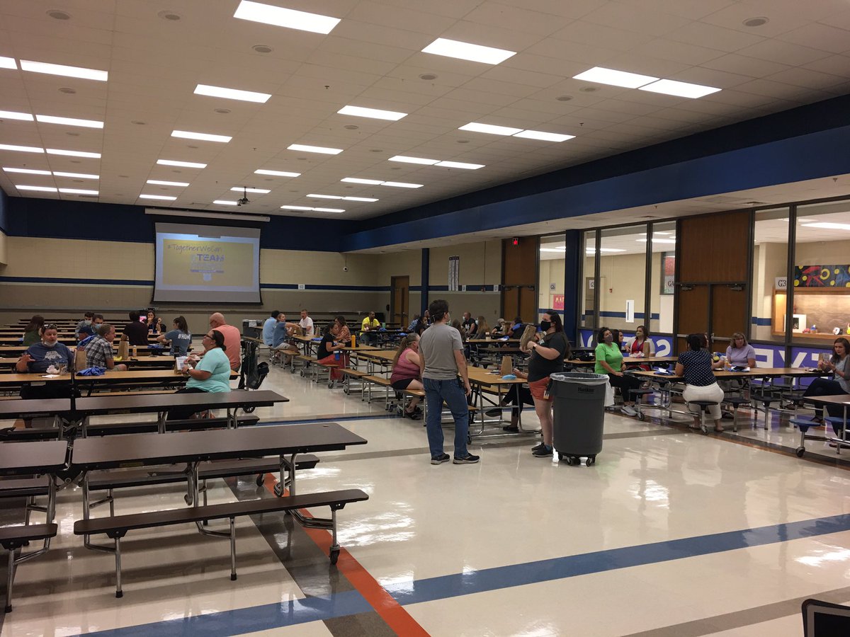 jenbrethour's tweet photo. Today was a great day with Trailridge teachers! @Wildcats512  So excited to kick off a new year! #TogetherWeCan #SMSDstrong https://t.co/wXyzsHUldP