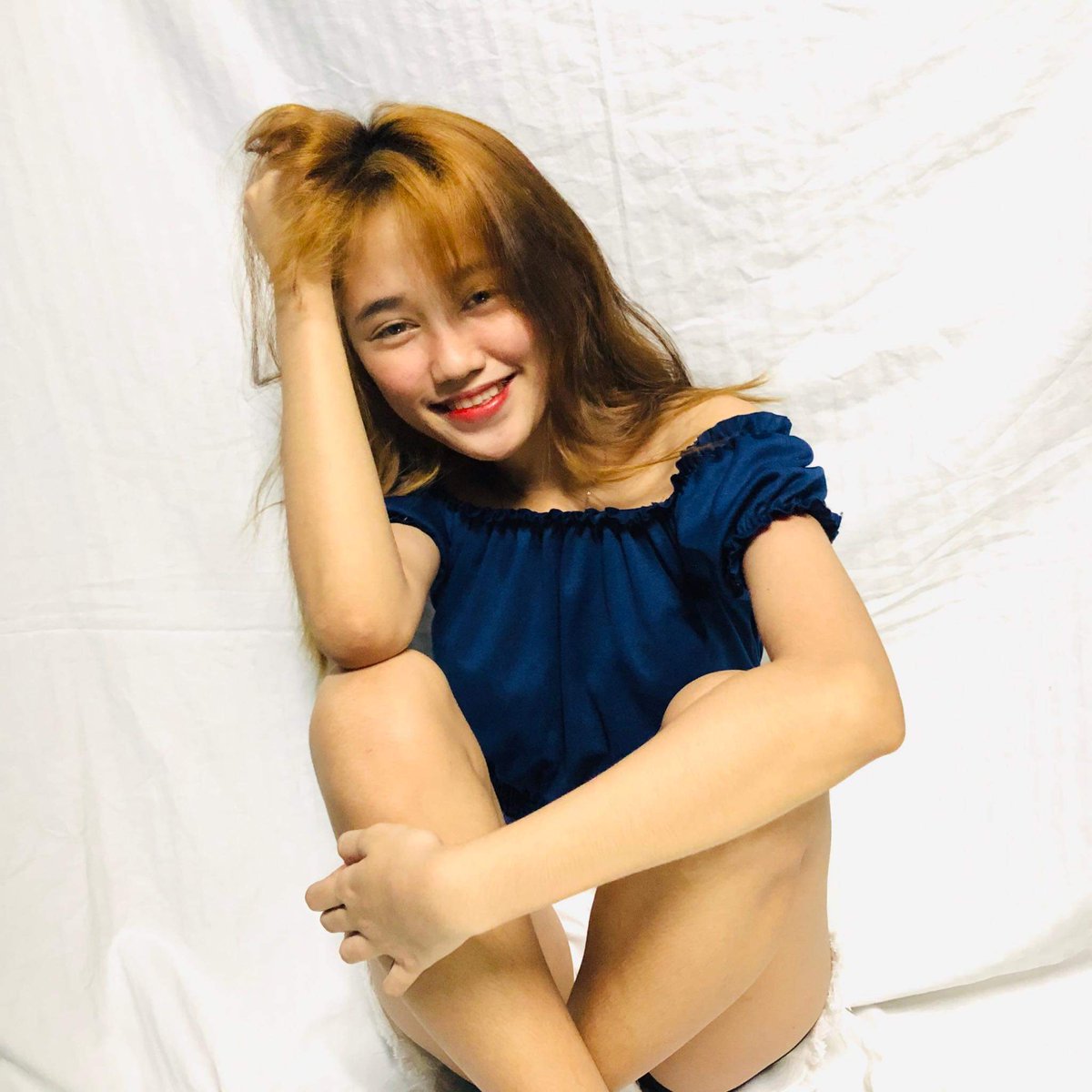 Phamclst_'s tweet image. Dalawang klaseng pag mumukha ko🤣