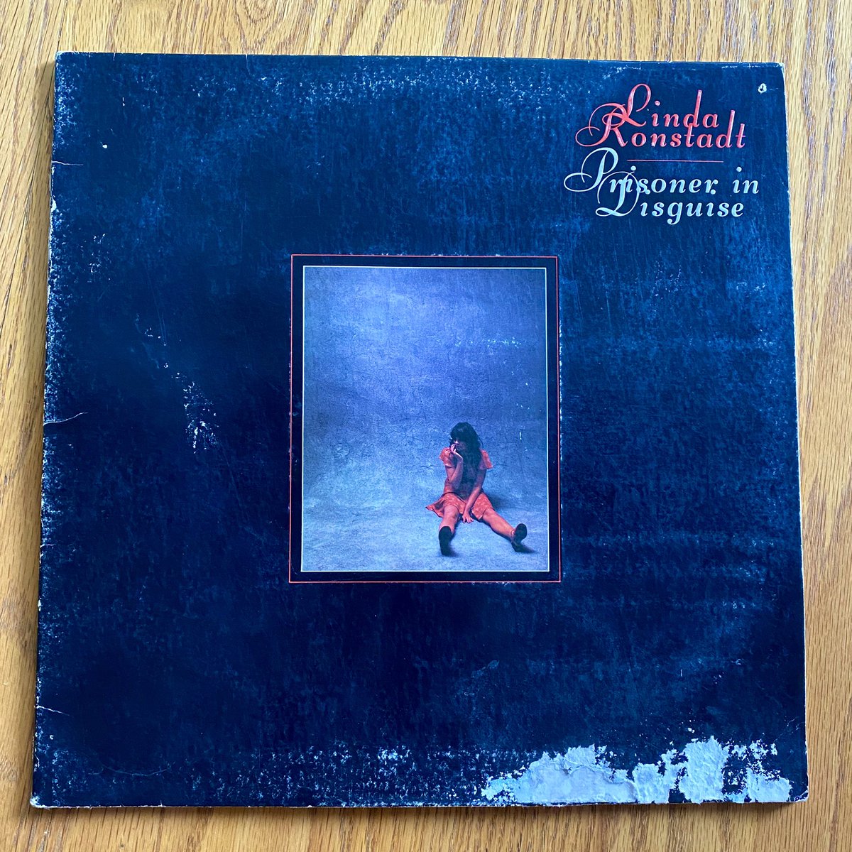 CMoneyKS's tweet photo. #TuesdayNightVinyl #TuesdayNightMusic #LindaRonstadt #PrisonerInDisguise #AsylumRecords #Vinyl #1975 https://t.co/3YyN0G7ne6