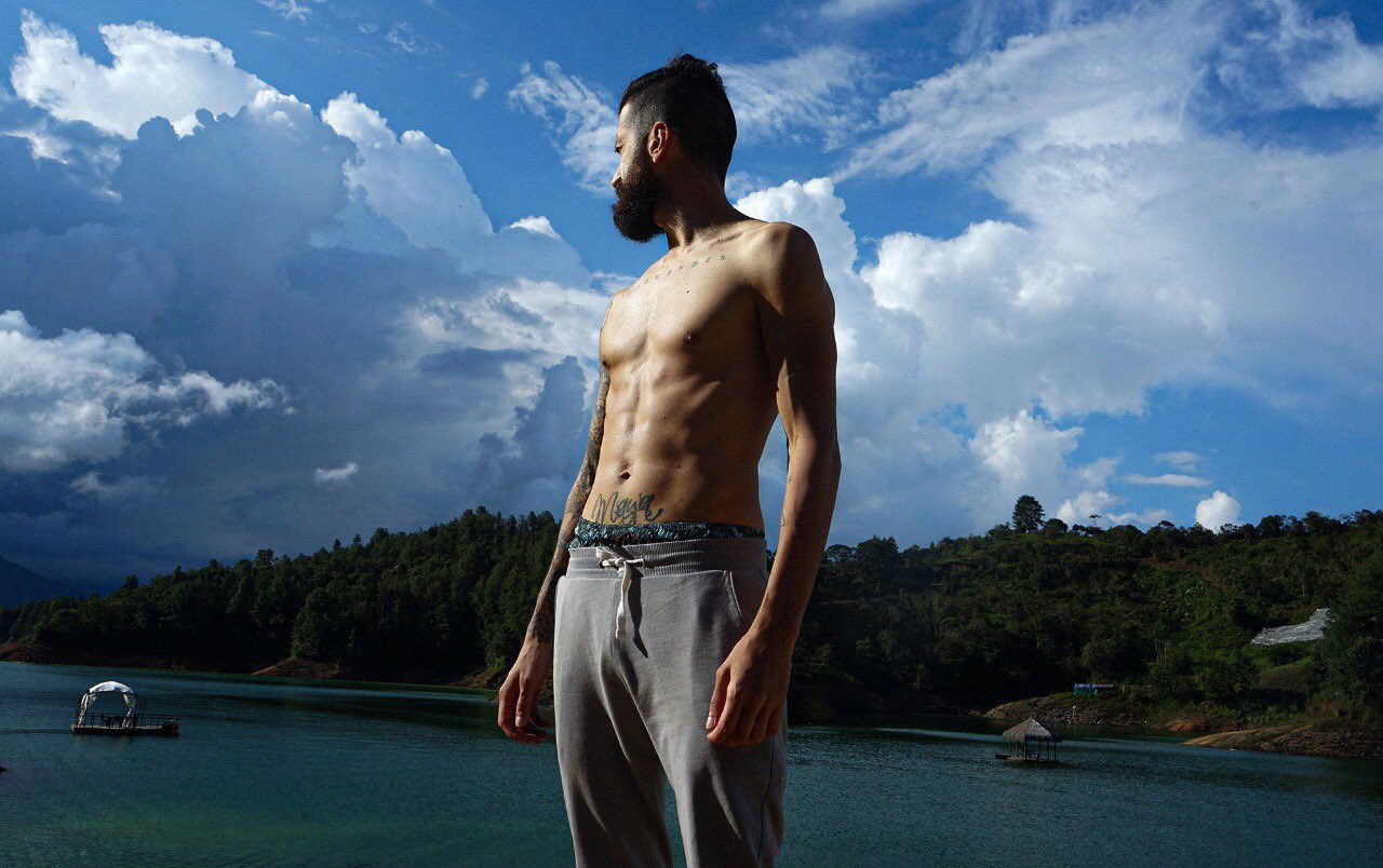 TW Pornstars - Cristian Cipriani. Twitter. Cristian siendo Cristian. Desde la oficina de hoy. 12