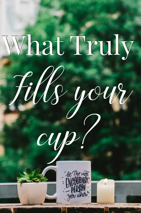bobseig's tweet photo. What fills your cup? Learning about happiness and resiliency. #ECOOcampON https://t.co/Xfdj7mWqsR