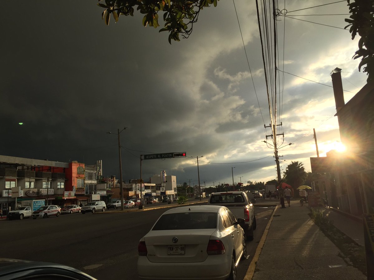 Loopskevin's tweet photo. ¡Hoy el clima de Coatza es arte! 🤩 https://t.co/kCsgdFLmv2