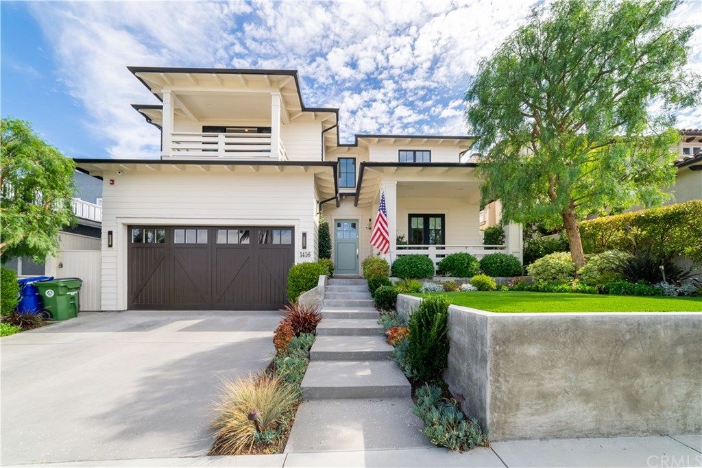 MB_Watcher's tweet image. Large East MB '16 coastal modern at 1416 18th begins at $3.800M #ManhattanBeach #realestate mbconfidential.com/manhattan-beac…