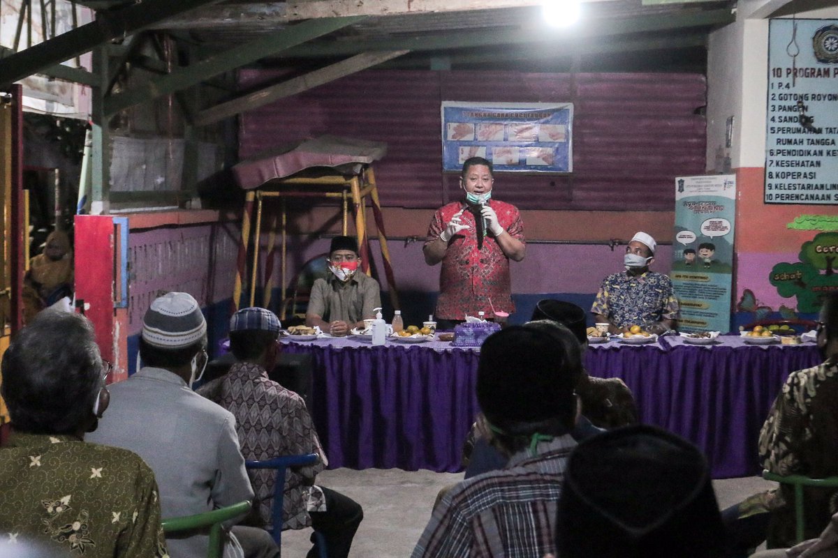 WhisnuSakti's tweet photo. karena selama ini laporan yang masuk ke Saya cuma yg bagus2 saja. Saya ingin dengar sendiri dari warga Surabaya.
@SapawargaSby @PDI_Perjuangan @BanggaSurabaya 
#WhisnuSaktiBuana
#LawanCovid19
#GotongRoyong
#WongSuroboyo
#surabaya https://t.co/yKW7LgXKOl