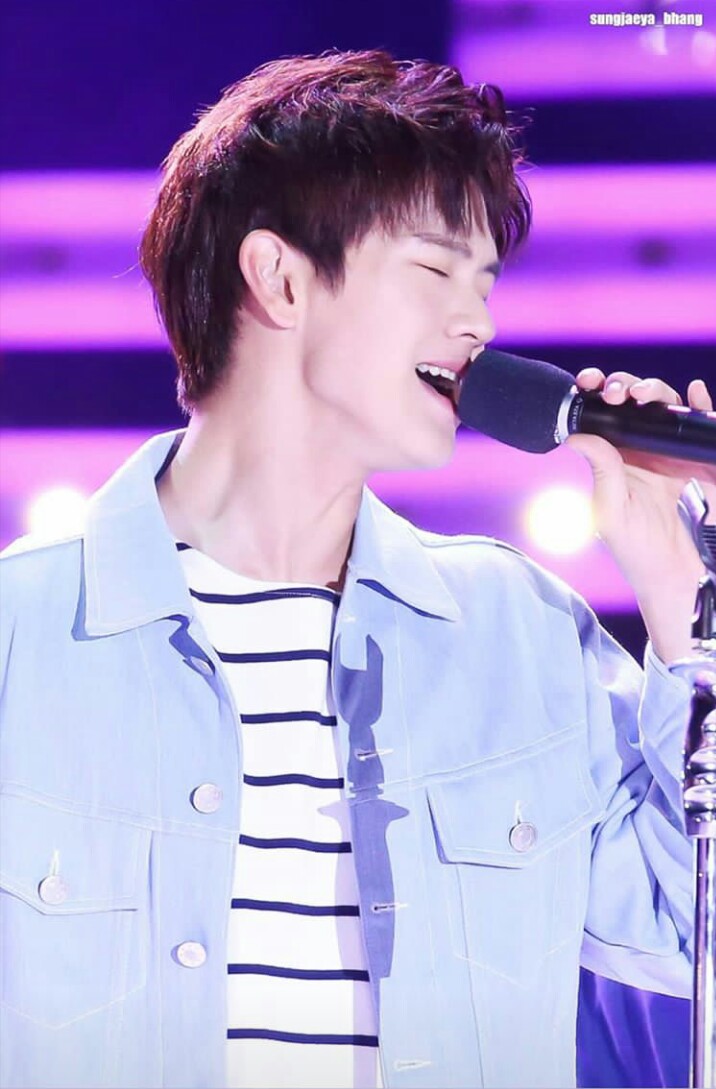 «30 Day Bias Challenge»D-8 - Bias singing sungjae is incredibly handsome & hot especially when he sings  #SUNGJAE  #성재  #BTOB  #비투비