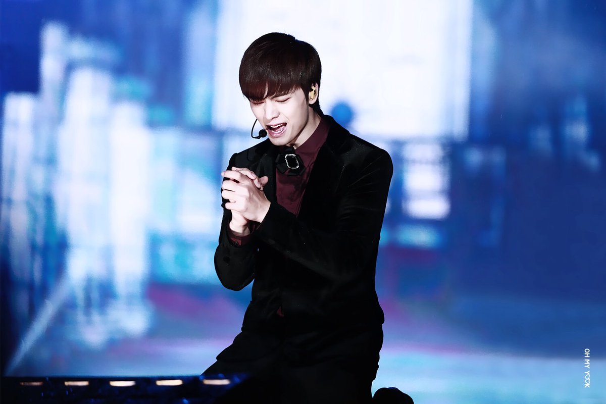 «30 Day Bias Challenge»D-8 - Bias singing sungjae is incredibly handsome & hot especially when he sings  #SUNGJAE  #성재  #BTOB  #비투비