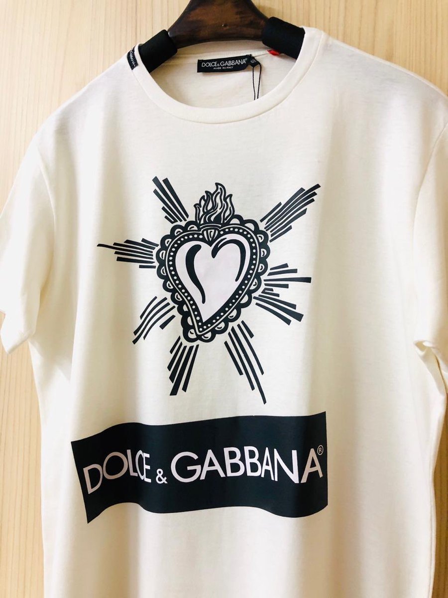 paraisommarcas's tweet photo. CHEGOU NOVIDADES 🤩

CAMISA DOLCE &amp; GABBANA 
130$ / P ao GG 

💳 | Aceitamos cartão 
🛵 | Entregamos via moto boy 
📦 | Enviamos para todo Brasil 
📍| Rua Heráclito graça 507 - Lins https://t.co/uDeAT3reIs