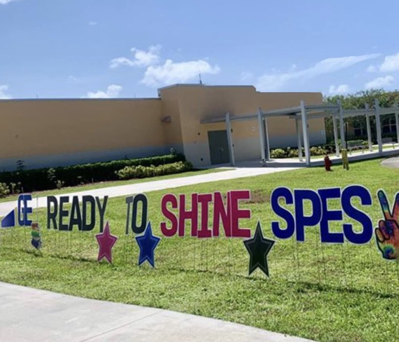 sunrisepark_pta's tweet photo. Shout Out to SPES staffers who put together today's supply handout at the #bestschoolinPBC ! Everyone was raving about how quick and organized it was!!! Great Job everyone @ShineonSPES @SPESleader @KristinMenschel #GoingTheDistancePBCSD https://t.co/Hi1ISpw1pV