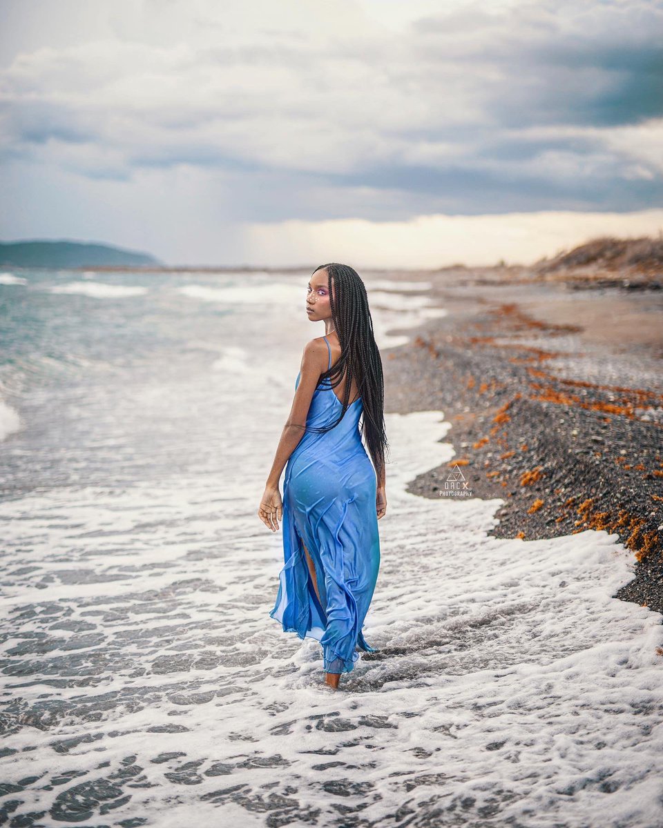 iAmDacx's tweet photo. Black Woman + water = Magic #thegemproject https://t.co/1U8GrdktE3
