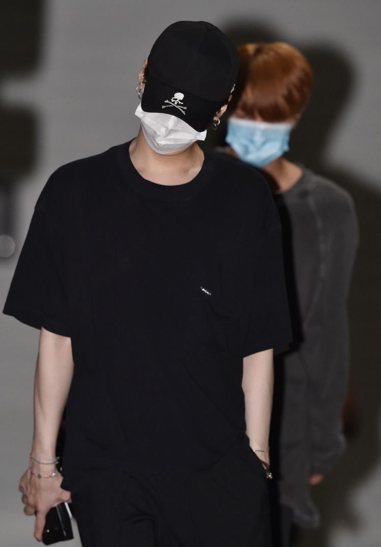 AIRPORTARCHIVES's tweet photo. Yoongi at Incheon today https://t.co/Z5gbIkh3j5