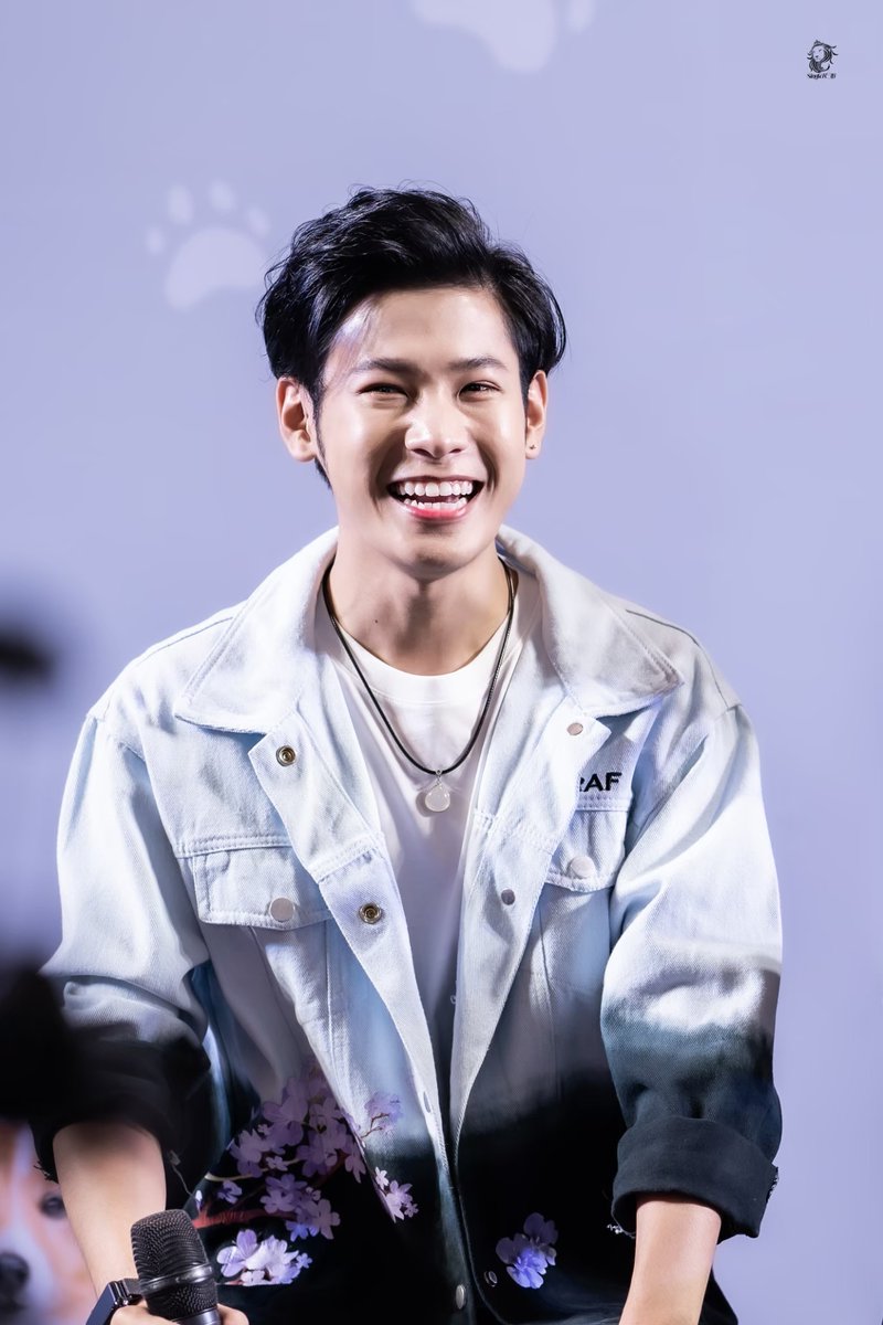 Singtofc_Th's tweet photo. Because my love isn’t for whoever. ❤️🦁

#SingtoPrachaya
#WeLoveSingto https://t.co/3YOoIOhouj