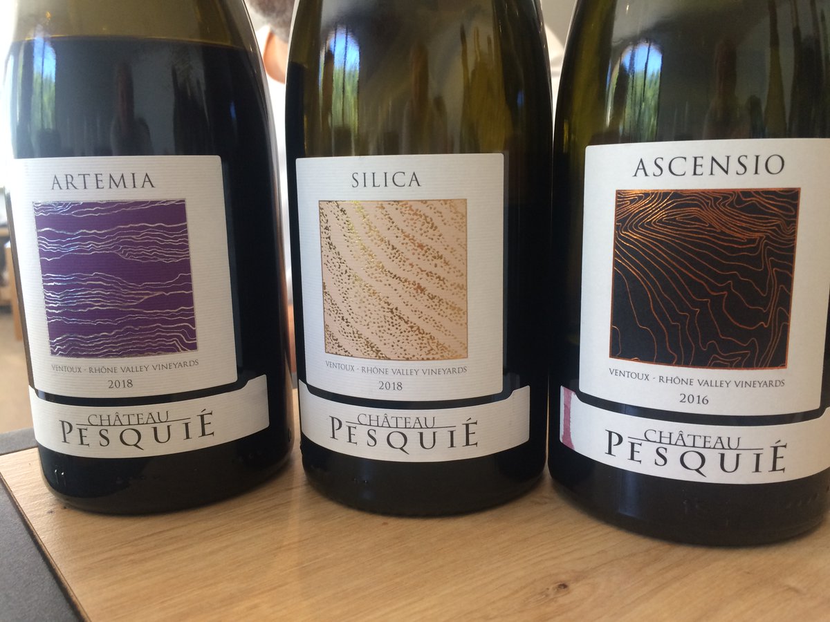 Tasting @AOCVentoux with <a href="/InterRhone/">Inter Rhône</a> - a tale of two eggs <a href="/winewankers/">The Wine Wankers 🍾🤛🎉🥂</a> <a href="/JMiquelWine/">Julien Miquel #Wine</a> <a href="/creativefabien/">Fabien Lainé</a> <a href="/pietrosd/">🍾🍷PIETROVINI🍷🍾</a> <a href="/CHARLIEWINES/">CHARLIE ARTURAOLA</a> English winemaker James Wood of <a href="/DomaineVintur/">Domaine Vintur</a> uses plastic while <a href="/fredchaudiere/">Fred Chaudiere</a> of Chateau Pesquie prefers concrete #Nomblot eggs. So which is which?
