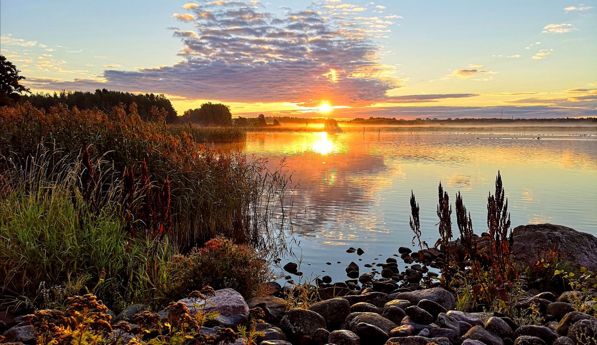 Laku_Lance's tweet image. Have a great day #Helsinki #Finland #photography #StormHour #travel #Photograph #weather #nature #Sunrise #morning #clouds #cycling #cyclinglife #WednesdayMotivation