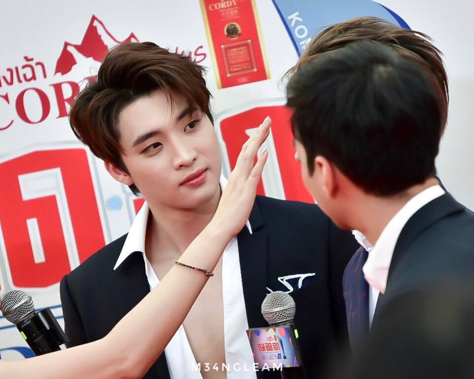 Mean's eyes on Plan p.13Vẫn là ánh mắt ấy.Cre logo #2wishเรียกกลับบ้าน