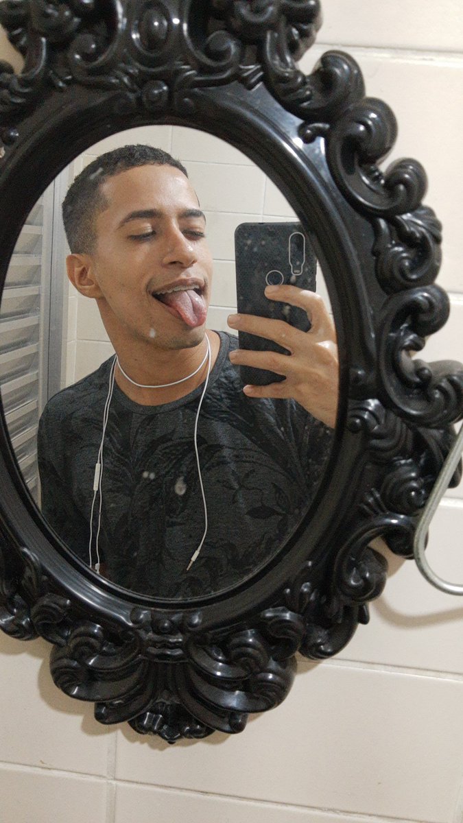 Jo0hnJn's tweet image. caralho que frio
#LGBTQnaoTemPaz