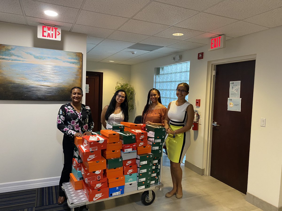 alannawarwick's tweet image. Today with @RotaractBlue 🧡