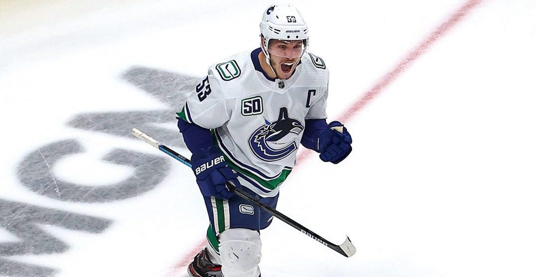 #Canucks bounce back to beat Golden Knights, tie series 

Playoff post-game supported by <a href="/SharkClub/">Shark Club Sports Bar</a>: dailyhive.com/vancouver/canu…