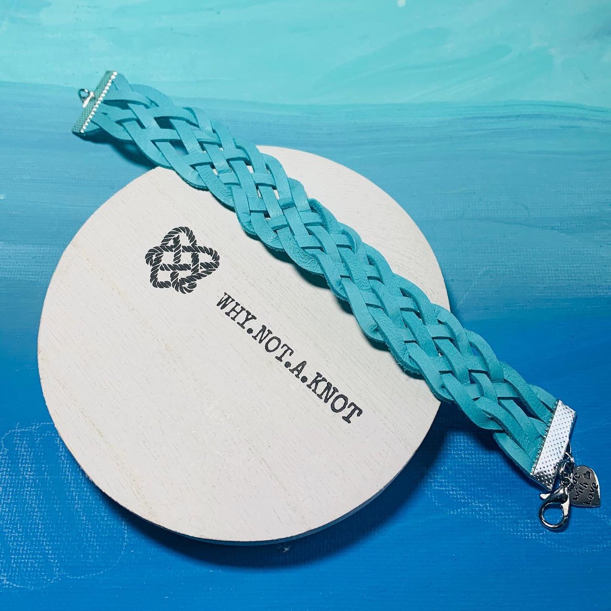 Guadalu87223538's tweet image. Check out my Etsy Shop!!! I make friendship bracelets and more!!!

etsy.com/shop/Whynotakn… 

#friendshipbracelets #whynotaknot #nylonthread #unisex #gifts #cute #vibrant #etsy #shop #StandWithSmall