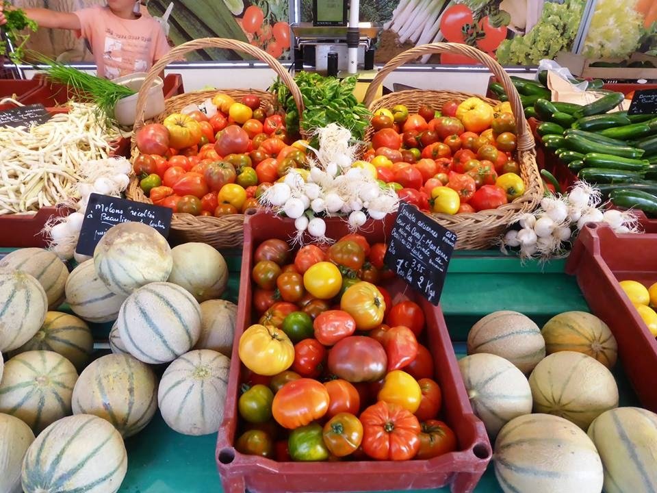  vegetable display at Loches market