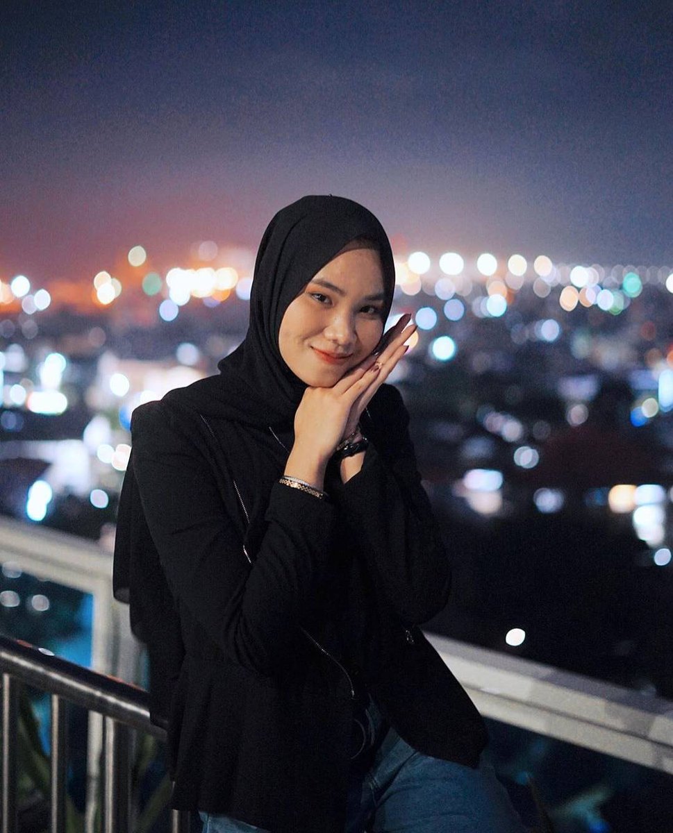 Take a deep breath and just enjoy all your relax time @d_lounge19

Photo by <a href="/vina_wongso/">pinaaa</a>

#travelmakassar #exploremakassar #travelblogger #visit_sulsel