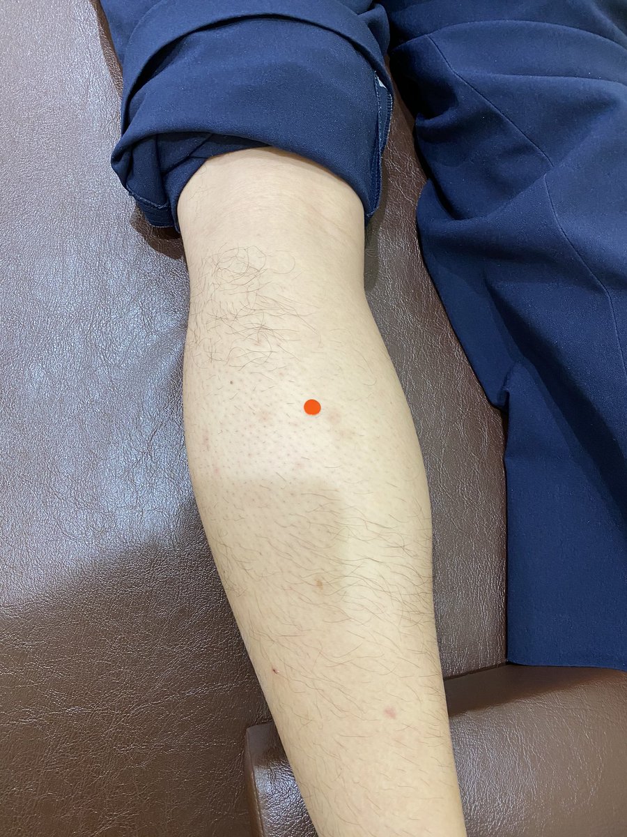 鶴見わだち整骨院 経穴 つぼ 承筋 しょうきん 足のむくみに効くツボ ふくらはぎのむくみ 張り 痛み 腰や背中の重 だるさなどに効くツボです ご自身の指で気持ちいい程度の刺激を加えて数回押して下さい ツボを刺激する前と刺激した後に水 鶴見わだち整骨院 経穴 つぼ 承筋 しょうきん 足のむくみに効くツボ ふくらはぎのむくみ 張り 痛み 腰や背中の重 だるさなどに効くツボです ご自身の指で気持ちいい程度の刺激を加えて数回押して下さい ツボを刺激する前と刺激した後に水