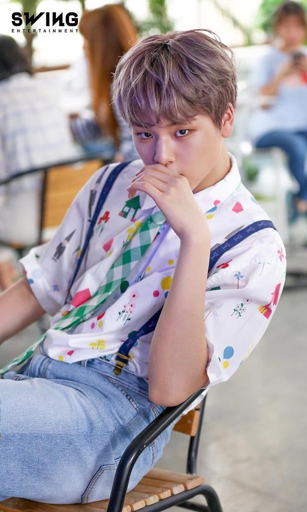 Dohyon- tiktoker kid. May or may not have had some viral tiktoks-shy at 1st- writes songs for their faves and does piano covers of their fave songs- rich kid who collects their faves& #39; albums and goes to concerts- easily influenced by moots - must be protected at all costs!!