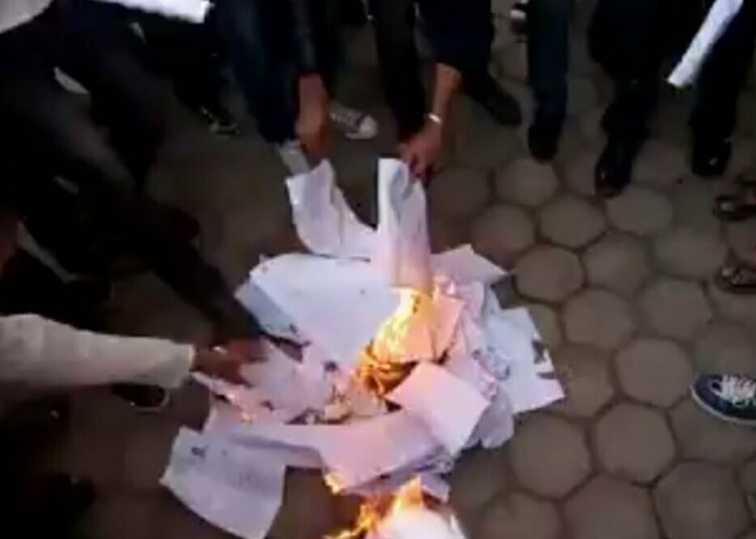 337_amit's tweet photo. #AntiStudentModiGovt
#AntiStudentModiGovt
#AntiStudentModiGovt
#PostponeJEE_NEETinCOVID
All Aspirants.. Let's,do mass burning of our copy of admit card. Let's show the power of students  ...
@Hrdminister1 
@DG_NTA https://t.co/j7snIbPG0I