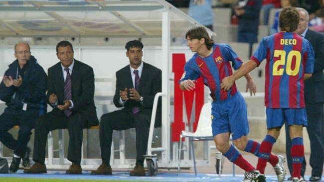 On 16 October 2004, Barcelona played a Catalan derby against Espanyol. He had barely turned 17 and debuted for the first team.  Messi: “I will remember those 10 minutes my whole life”, after the his first game with the first team.