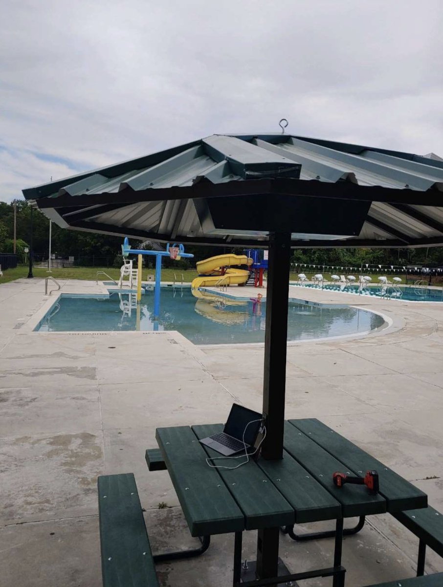 SHSUEngrTech's tweet photo. @SHSUEngrTech senior students &amp; faculty design and construct #Sustainable #Canopies with #PhotoVoltaic  chargers at #Huntsville #AquaticCenter😎. #Exemplary #CommunityEngagement #SeniorDesign #CapstoneDesign #ZeroEmission #Sustainability @SamHoustonState @HuntsvilleTexas https://t.co/RfDS8KqRNS