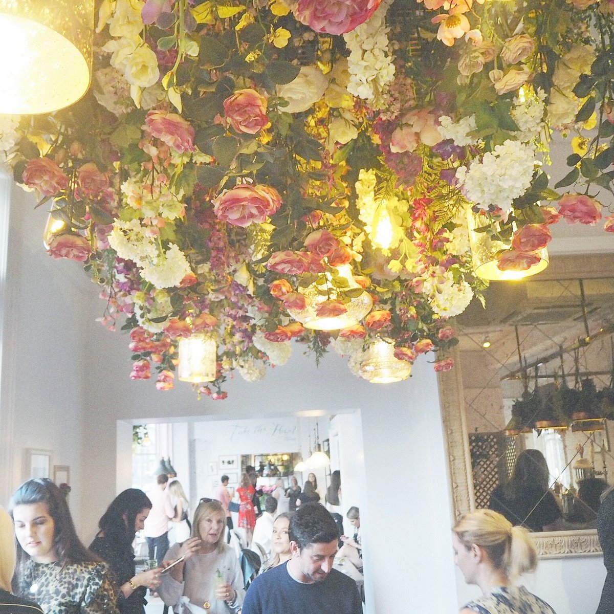 clarethol's tweet image. We&apos;re back in Liverpool in September for the night and I&apos;m more than excited to explore my old fave joints! The Florist for cocktails is definitely on that list! buff.ly/3gHWPta #foodbloggers #foodies #livbloggers