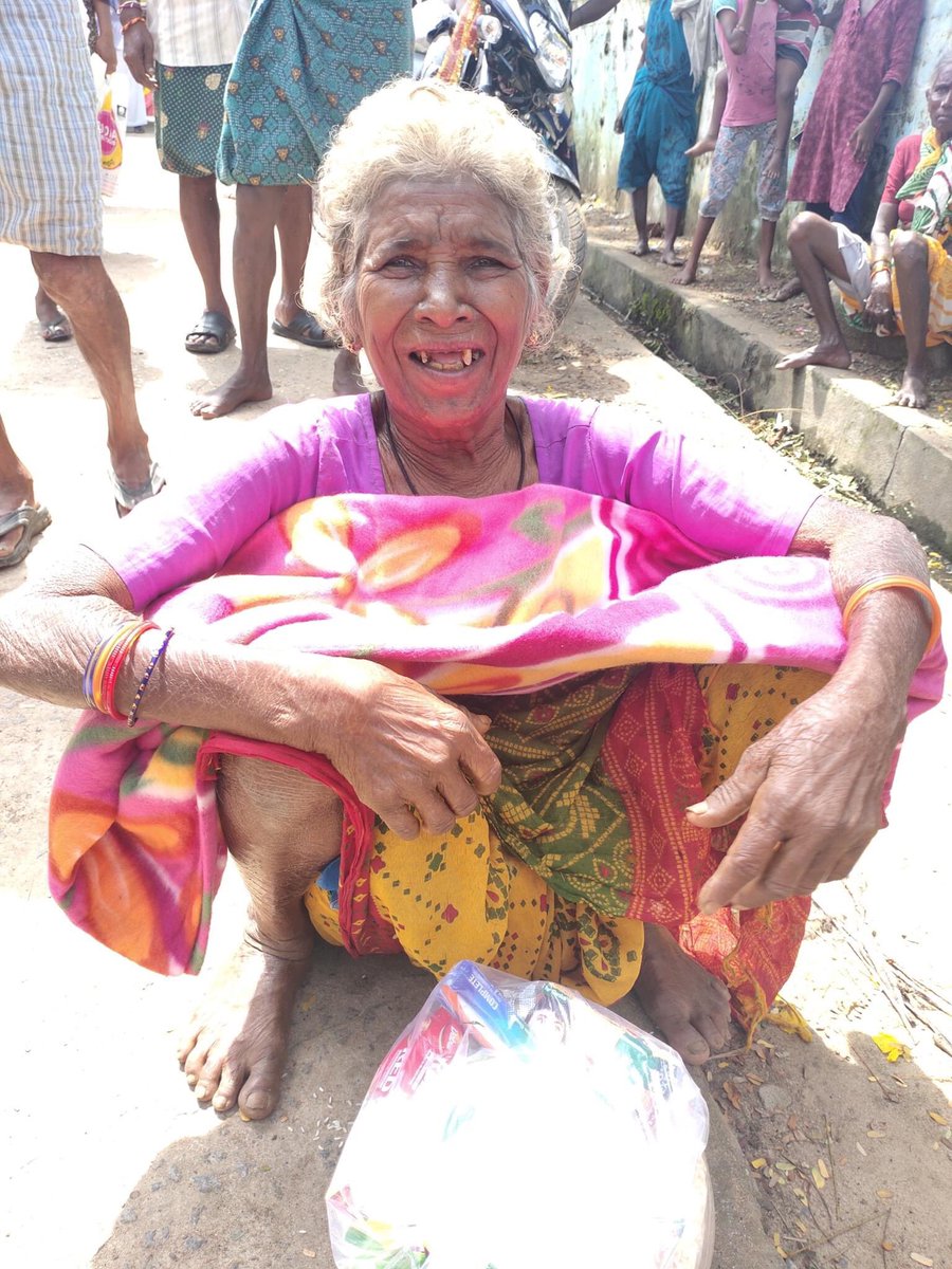 Feed The Needy Trust (@feedtheneed8) on Twitter photo These smiles provides <a href="/Feedtheneed8/">Feed The Needy Trust</a> with enough energy to keep serving. We once again thank all the donors and wonderful women out their who donated sarees & made this possible in 2 days time. Thanks to <a href="/rha_india/">Robin Hood Army</a> for delivering them to the needy. <a href="/MuluguSP/">SP MULUGU</a> <a href="/CollectorMulugu/">District Collector Mulugu</a> These smiles provides <a href="/Feedtheneed8/">Feed The Needy Trust</a> with enough energy to keep serving. We once again thank all the donors and wonderful women out their who donated sarees & made this possible in 2 days time. Thanks to <a href="/rha_india/">Robin Hood Army</a> for delivering them to the needy. <a href="/MuluguSP/">SP MULUGU</a> <a href="/CollectorMulugu/">District Collector Mulugu</a>