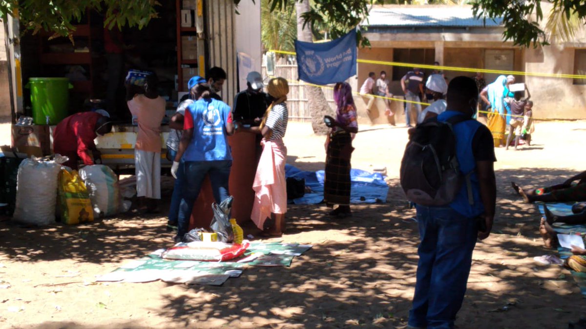 wfp_mozambique's tweet photo. #WFPDelivers: today the mobile shop is provinding #CashBased food assistance in Pemba to:
 - 1776 people in Chuiba "E";
- 1039 pe in Mahate;
- 144 pe in Mahate B;
- 544 pe in Muxara;
- 511 pe in Muxara B
#savinglives on the #frontlines of #HumanitarianCrisis in #CaboDelgado https://t.co/dgh0d5Eb91