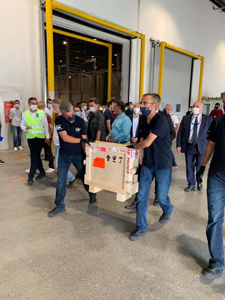 simurglogistics's tweet photo. İstanbul Büyükşehir Belediyesi 'nin satın almış olduğu #FatihSultanMehmet portresi İstanbul 'da. https://t.co/qjxOkovF0E