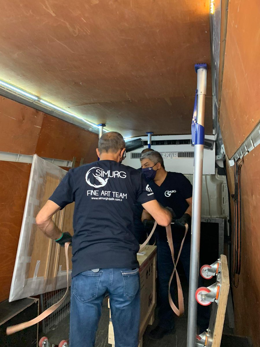 simurglogistics's tweet photo. İstanbul Büyükşehir Belediyesi 'nin satın almış olduğu #FatihSultanMehmet portresi İstanbul 'da. https://t.co/qjxOkovF0E